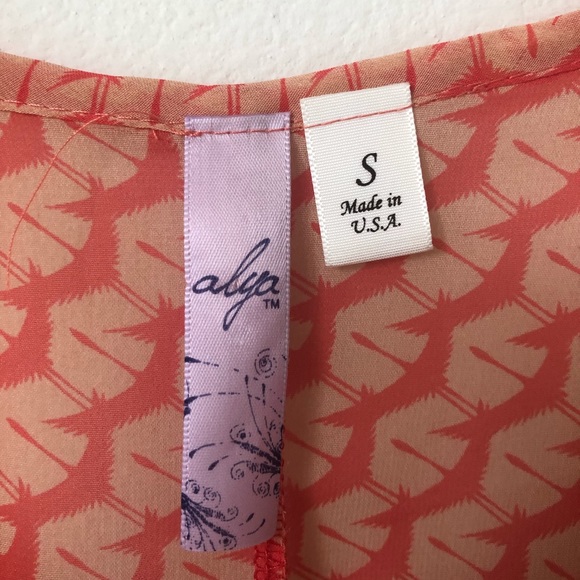 🤩*LIKE NEW* Chiffon Peplum Button-Up Blouse - Picture 7 of 7